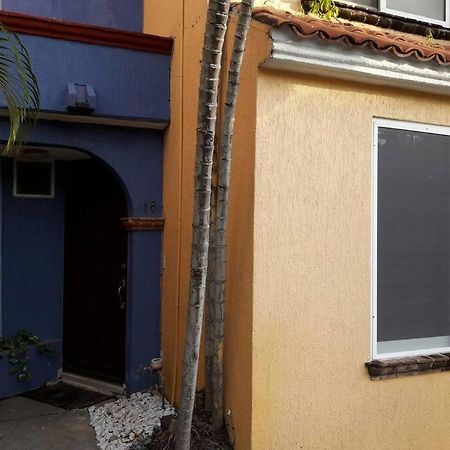 شقة كانكون  في Cozy Townhouse In Great Location المظهر الخارجي الصورة